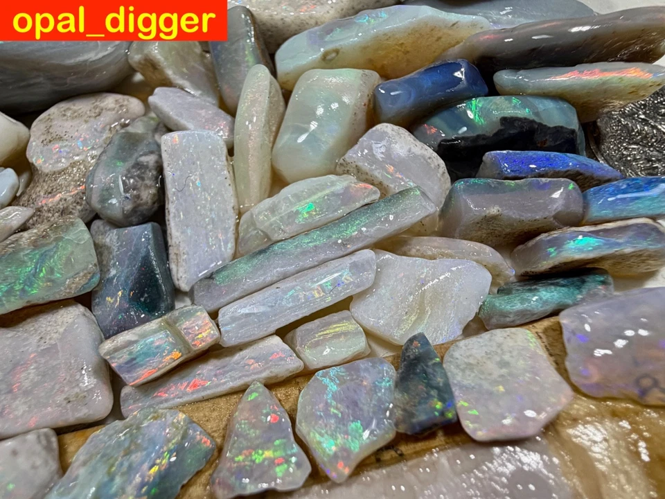 SUBASTAS DE ÓPALO ÁSPERO AUSTRALIANO NEGRO CRISTAL OSCURO PAQUETE COLORES BRILLANTES 324c VIDO Foto 1 de 4