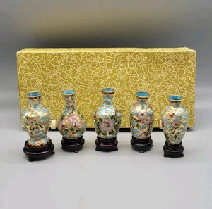 Juego De 5 Mini Jarrones Cloisonné De Colección Latón Esmaltado Floral con Soportes y Caja - Imagen 1 de 12