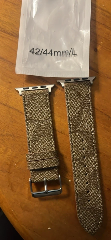 Nueva correa de reloj Apple de lujo inspirada en Coach  Foto 1 de 2