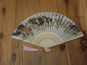 Japanese Art Print Silk Hand Folding Fan Fashion Decor Old Town Lake Scenery - Bild 1 von 4