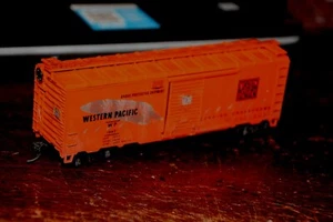 WESTERN PACIFIC RAILROAD WEATHERED 40' Steel Boxcar With Feather HO Scale - Picture 1 of 2