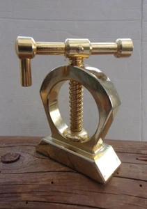 Messing Nussknacker Spindelnussknacker Nuss Spindelpresse Brass Nutcracker 190 g - Bild 1 von 7