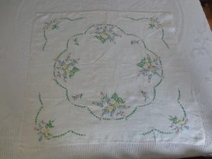 TOPPER DE MESA VINTAGE HECHO A MANO Blanco DAISY FLORAL BORDADO Algodón - 34" x 31" - Imagen 1 de 4