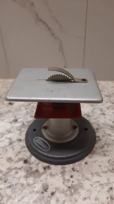 Sierra circular de mesa con motores de vapor de juguete Wilesco Alemania Occidental Foto 1 de 4