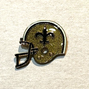 Spilla bavero logo casco NFL New Orleans Saints 1985 vintage da collezione 1 x 1" - Foto 1 di 1