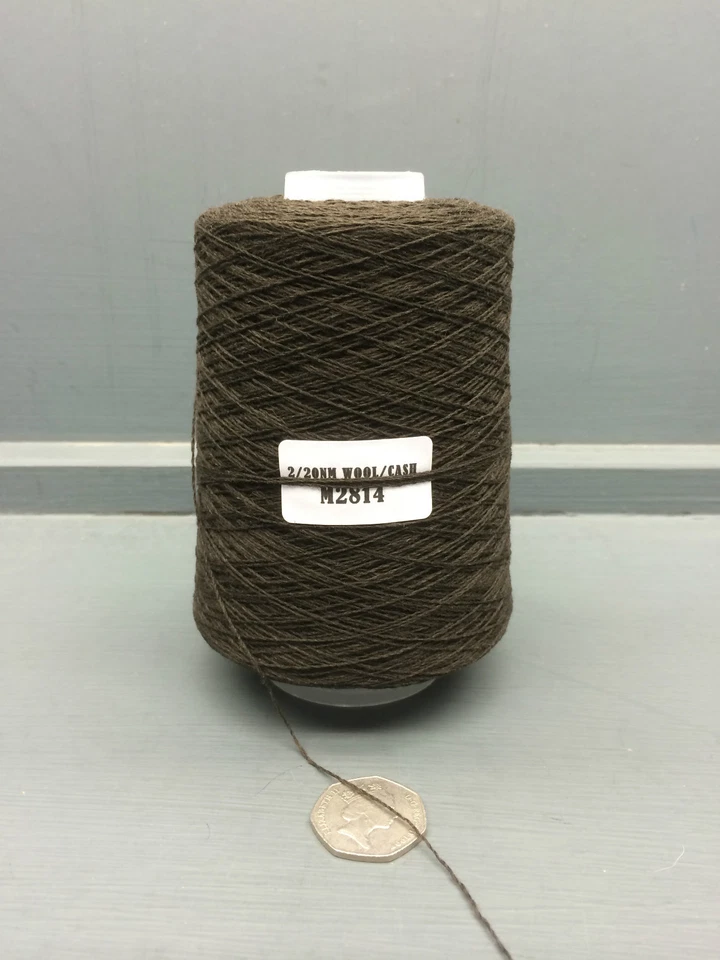 YTYF 200G DARK BROWN 2/20NM 95% WOOL 5% CASHMERE YARN M2814
