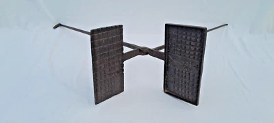 Outil Ancien - GAUFRIER - FER OU MOULE A HOSTIES OUBLIES MARIAGE 1836 - Photo 1/4