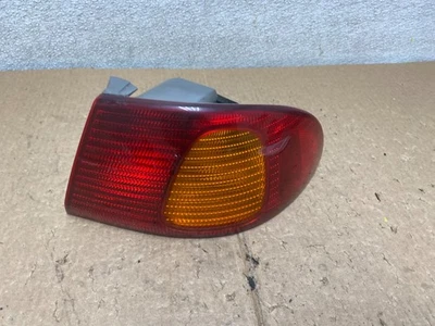 Оригинальный правосторонний задний фонарь для Toyota Corolla 1998 1999 2000 годов выпуска V3119 DW - Изображение 1 из 4