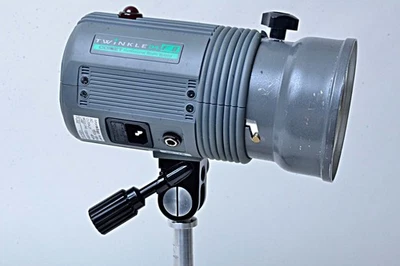 COMET TWINKLE 04 III Studio Strobe - Image 1 of 4