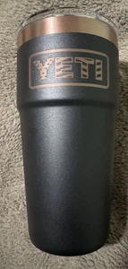 Nuevo FOH AGOTADO EDICIÓN LIMITADA 2025 Yeti Negro/Cobre Apilable 20oz - Imagen 1 de 3