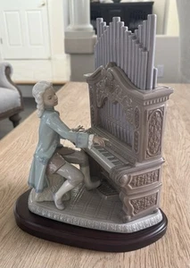 Figura Joven Bach Lladro Hecha a Mano Porcelana #1801 Base Pero Sin Caja - Excelente - Imagen 1 de 14