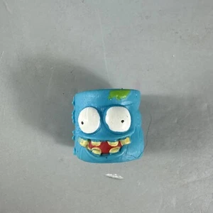 The Grossery Gang Series 1 #076 Rough Toilet Paper Blue Barf-Room Supplies - Picture 1 of 3
