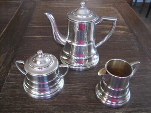 stilvolles Teeservice Kaffeeservice + Tablett 3teilig 50er Jahre silber chrom - Picture 1 of 6