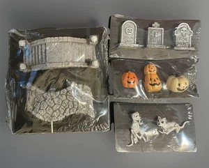 Set of Miniature Decorative Graveyard Pieces Headstones Pumpkins Halloween NEW - Picture 1 of 6