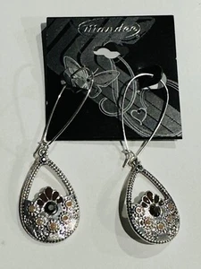 Silver Tone Metal Loop Drop Earrings With A Beautiful Design - Picture 1 of 1