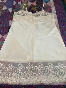 Neiman Marcus Intimates Negligee Bordado Talla 38 Nuevo Con Etiqueta Venta al por menor $112 De Colección - Imagen 1 de 10