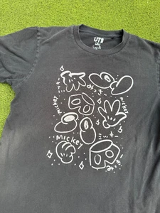 Uniqlo Disney Mickey Manga Art Schwarz T-Shirt Gr. XS Grafik Tee Cool MÄNGEL - Bild 1 von 7