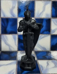 Black King - Replacement piece - Harry Potter 2002 Wizard Chess by Mattel - Picture 1 of 5