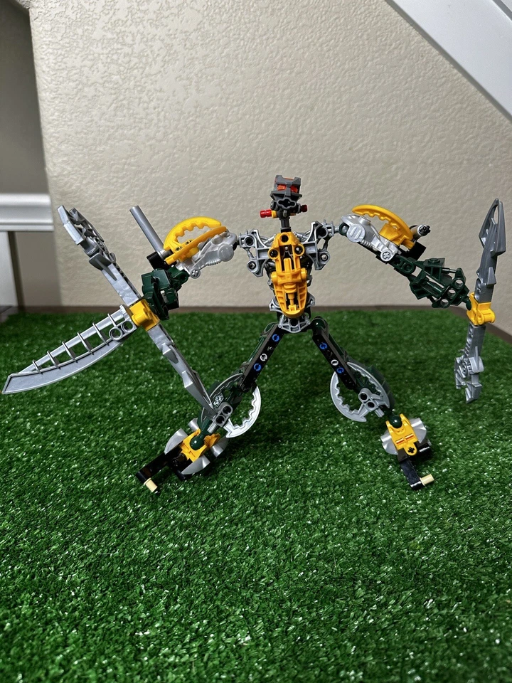 LEGO Bionicle TOA Mahri Hewkii faltan algunas piezas pero montado Foto 1 de 4