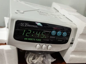 NEW Old Stock Emerson Under Cabinet CASSETTE AMFM Radio Clock CK5965 SpaceSaver - Picture 1 of 7
