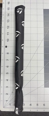 Cubierta de palo de alineación de golf TaylorMade - logotipos TM blancos en cuero negro Foto 1 de 2