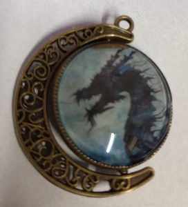 Halloween Witchcraft 2 Sided Moon Fidget Pendant -Dragon/Moon - Picture 1 of 2