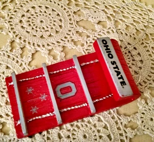 Ohio State University Ornament Buckeyes Schlitten Rodel rot grau silber Resin gebraucht - Bild 1 von 8