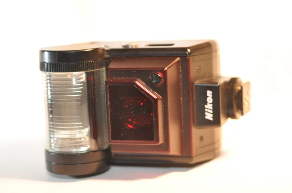 Nikon SB-20 SB 20 Speedlight A-TTL Flash for FILM Camera F5 N80 F100 FM2n FE2 FA - Image 1 of 4