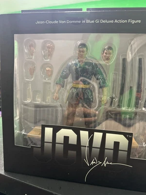 Figura de acción Diamond Select Jean-Claude Van Damme en azul Gi Deluxe Foto 1 de 2
