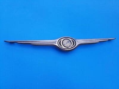 01 02 03 04 CHRYSLER TOWN & COUNTRY PARRILLA DELANTERA EMBLEMA INSIGNIA SÍMBOLO USADO OEM A4 Foto 1 de 4