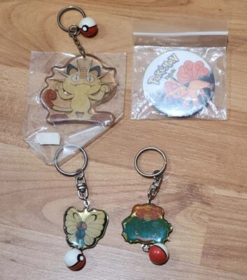4 复古 1999 年精灵宝可梦精灵球钥匙链/针 Venusaur Vulpix Meowth Butterfree — 第 1/4 张图片