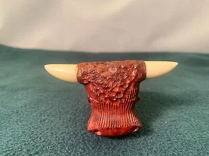 Vintage NUOVO legno intagliato BULL tabacco pipa ciotola solo OCCHI ROSSI GIALLO CORNA BIANCHE - Foto 1 di 14