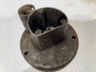 Johnson Evinrude Outboard Engine 25hp- 40hp- Vintage Water Pump Housing 303831 - Image 1 of 2
