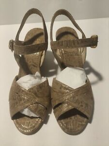 Stuart Weitzman "Halley" Tan Nairobi Patch Wedge Gold Sandal Size 8W# New (x230)