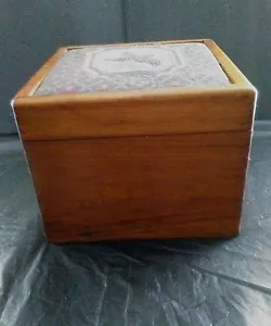 "Scatola di legno vintage con cerniera coperchio arazzo tessuto pittorico top anatra mallard 10,5x8" - Foto 1 di 12