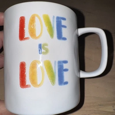 Кружка для кофейных напитков LOVE IS LOVE Rainbow Pride белая 18 унций 4,25 дюйма - Изображение 1 из 4