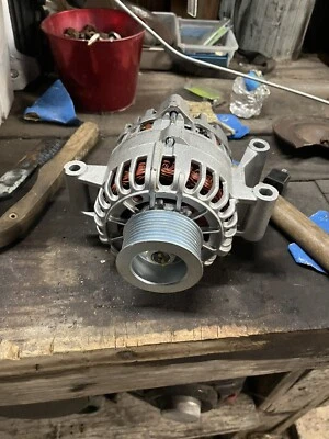 alternador 2004 F250 6.0 Powerstroke nuevo de Autozone Foto 1 de 4