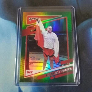 2022 Donruss UFC Marcin Tybura Green Flood #54 NM/M - Bild 1 von 2
