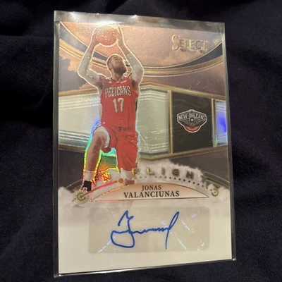 JONAS VALANCIUNAS 2022-23 SELECT IN FLIGHT SILVER PRIZM AUTO /249 Q5368 - Image 1 of 3