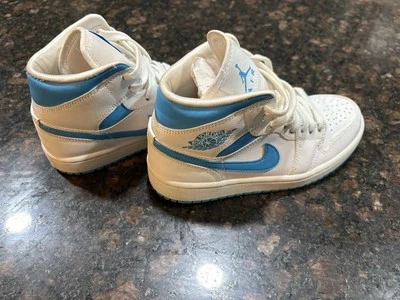 Size 5 - Air Jordan 1 Mid UNC W - Image 1 of 4