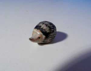 Kleiner alter * Igel * Keramik * Austria * 2,3cm * ca. 1950/60er Jahre - Bild 1 von 6