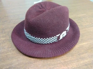 Vintage Etienne Aigner Sturdy Knit Hamberg Fedora 1970's Logo Hat Burgundy NWT - Picture 1 of 16