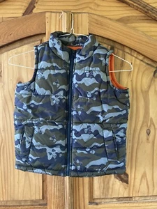 Boys Old Navy Green Gray Skull Skeleton Camo Puffer Winter Vest - Size XS (5) - Picture 1 of 8