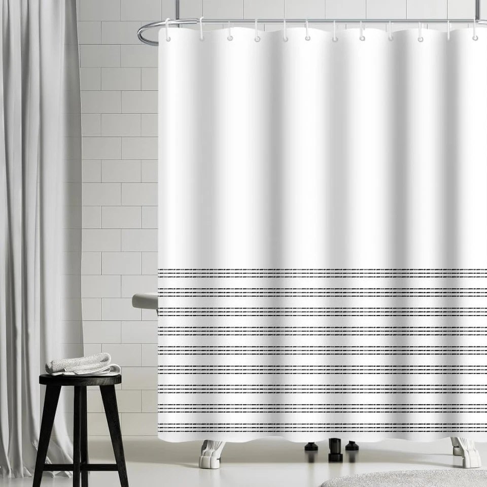 Cortina de Ducha Puesto a Cuadros, Moderna Simple Cortina de Ducha a Rayas Blancas y Negras Foto 1 de 4