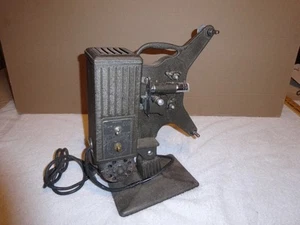ANTIQUE ORIGINAL VINTAGE "KEYSTONE MODEL CC8 METAL PROJECTOR 8 MM SURVIVOR PHOTO - Picture 1 of 16