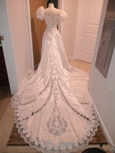 Biljoe Colections Embroidered With Pearls Maxi Gown wedding dress size 6 - Picture 1 of 22