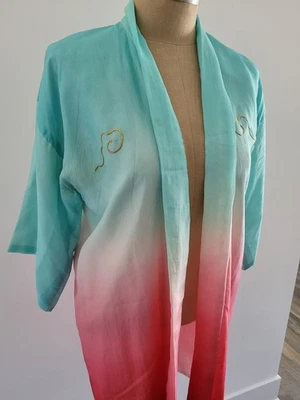 Bata de seda rosa y aguamarina vintage de los años 30 con dragón y pagoda bordados en oro  Foto 1 de 4