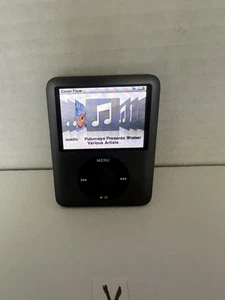Apple iPod Nano 3rd Generation Model A1236 8GB Dark Space Gray - Picture 1 of 5