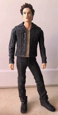 NECA Toys The Twilight Saga Eclipse Edward Cullen Vampire 7" Action Figure 2009 Cover