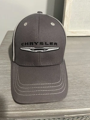 Gorra de béisbol Chrysler con logotipo bordado ajustable gris Foto 1 de 4